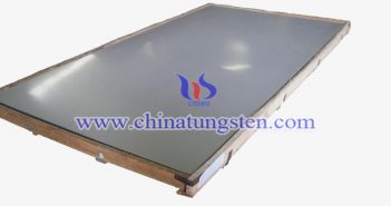 600x500x10mm 鎢合金板具有高密度、高硬度、高熔點(diǎn)的特性，能夠耐腐蝕、耐磨損，而且高溫性能好，即使在500℃的溫度下也基本保持不變，在1000℃時(shí)仍有很高的硬度。它被廣泛應(yīng)用於機(jī)械、焊接零件、熱交換器、反光器具等。 中鎢在線(xiàn)是一家專(zhuān)門(mén)從事研究、開(kāi)發(fā)、生產(chǎn)、銷(xiāo)售鎢合金的公司，以先進(jìn)的技術(shù)力量，科學(xué)的管理制度，竭誠(chéng)為您服務(wù)。本公司為客戶(hù)提供高品質(zhì)、高標(biāo)準(zhǔn)的產(chǎn)品，並且能夠根據(jù)客戶(hù)的要求生產(chǎn)各種規(guī)格和材質(zhì)的鎢合金板。 更多內(nèi)容請(qǐng)?jiān)L問(wèn)： http://www.tungsten-alloy.com/big5/tungsten-alloy-plate.html